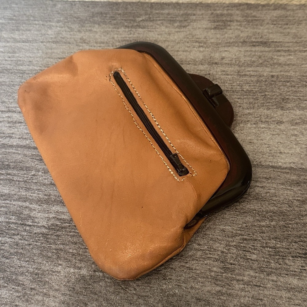 Neiman Marcus Clutch Purse Vtg Classic Tan Leather Snap Kiss Closure Makeup